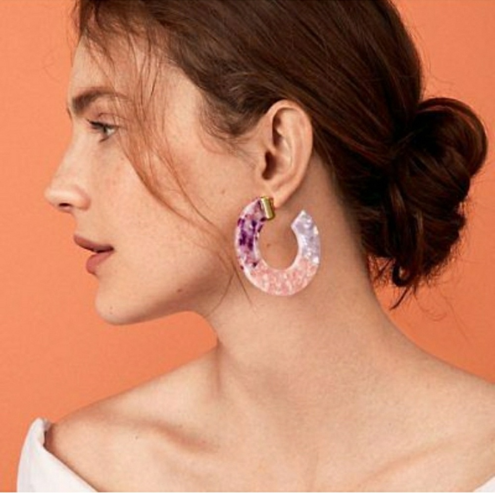 BOGO Free!💥 Boho Tortoise Shell & Acrylic Hoops - Picture 3 of 4